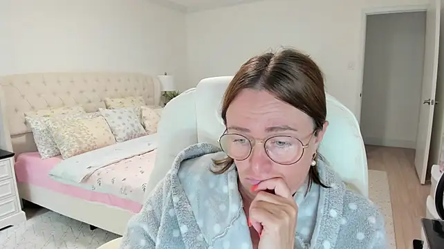 Vika73 现场XXX聊天