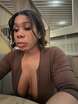 Belle___ Adlı Modelin Canlı XXX Sohbeti