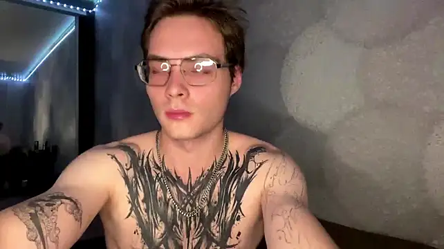 ErnestTarlet élő XXX-chatje