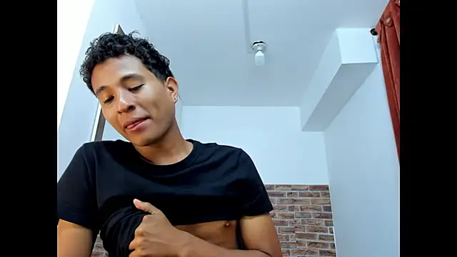 WIZARD-ALESSANDRO élő XXX-chatje