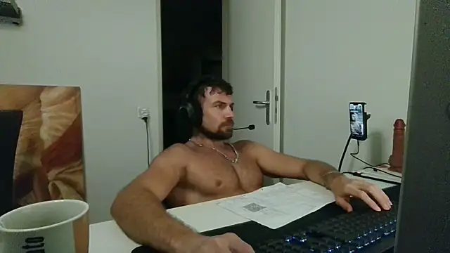 alpha-hunk live XXX chat