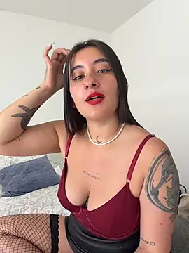 Chat +18 de Naia_Selene ao vivo