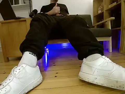 jonas_camboy Adlı Modelin Canlı XXX Sohbeti