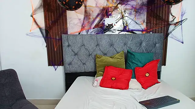 Chat +18 de samanthaluxe__ ao vivo