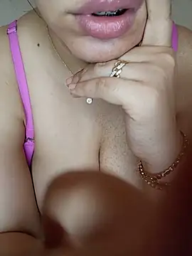 Chat +18 de Kourita_chrmouta ao vivo