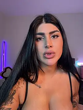 Niinarosee Adlı Modelin Canlı XXX Sohbeti