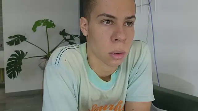grey___27 Adlı Modelin Canlı XXX Sohbeti