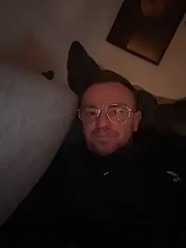 SoberingTadpole's Live XXX Chat
