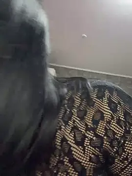 MysticCleo Adlı Modelin Canlı XXX Sohbeti