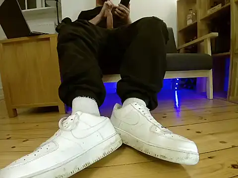 jonas_camboy Adlı Modelin Canlı XXX Sohbeti