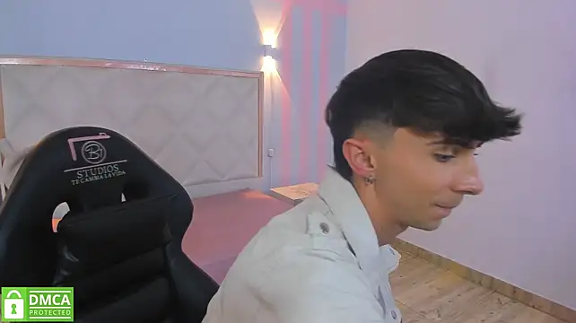 XXX chat uživo modela Peter_tay