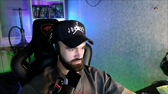 XXX chat uživo modela _Serious_Man