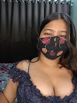 YOUR_GF_ Adlı Modelin Canlı XXX Sohbeti