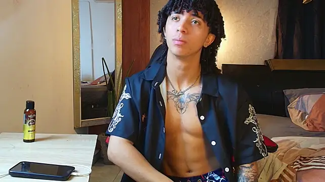 kim_curlyy 在線直播表演