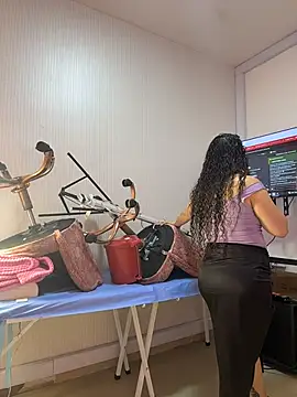 Chat +18 de Nails_Lucia ao vivo