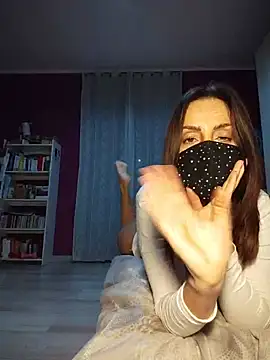 Akemi_rossi Chat XXX live