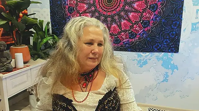 LilaMaharani's Live XXX Chat
