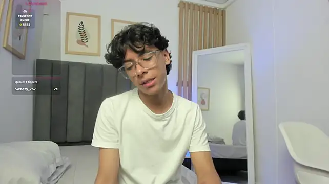 Adams__BobbyのライブXXXチャット