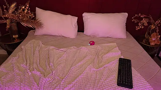 Chat +18 de JulieDumont ao vivo