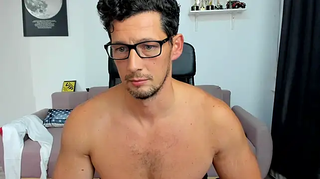 BrutusK08 Chat XXX live