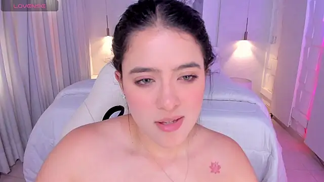 nathalie_rivers' Live XXX Chat