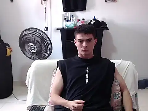 Zac_Efront Adlı Modelin Canlı XXX Sohbeti