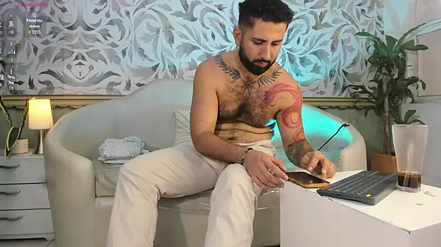 XXX chat uživo modela bear_mao_