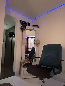 strongboy_ Adlı Modelin Canlı XXX Sohbeti