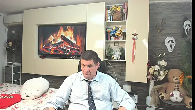 SpartacusDaddy48 Chat XXX live