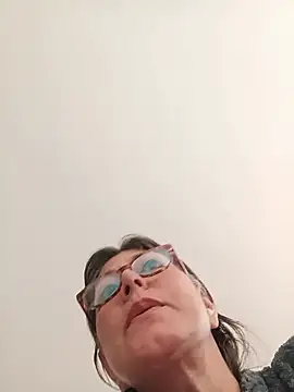 emma_tour's Live XXX Chat