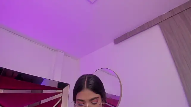 GiaFu Show in webcam