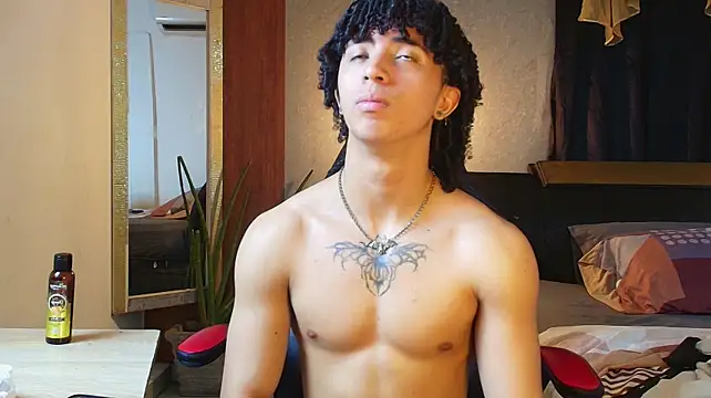 Chat +18 de kim_curlyy ao vivo