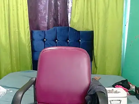 Chat +18 de Karlotadiva1 ao vivo