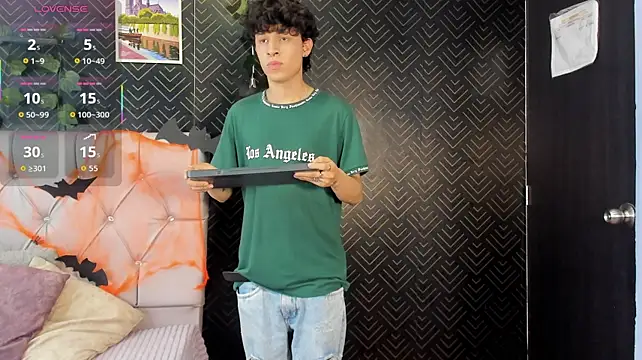 Axel__Evans 现场XXX聊天