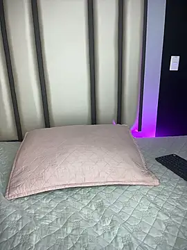 Maddie_01 élő XXX-chatje