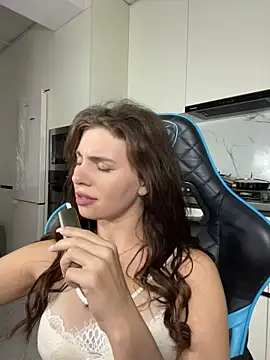 CurlyLara: απευθείας συνομιλία ΧΧΧ