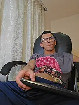 دردشة TOMBOYSEXX الجنسية المباشرة