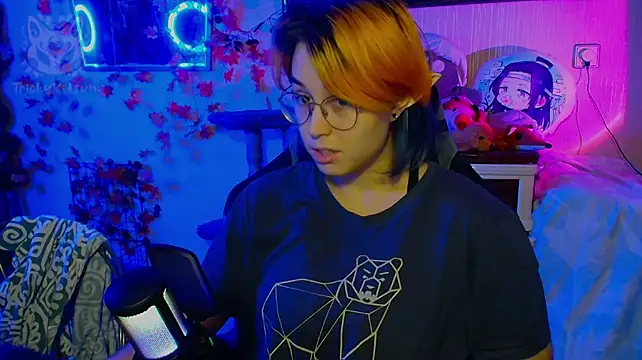 TrickyKitsunen Live XXX chat