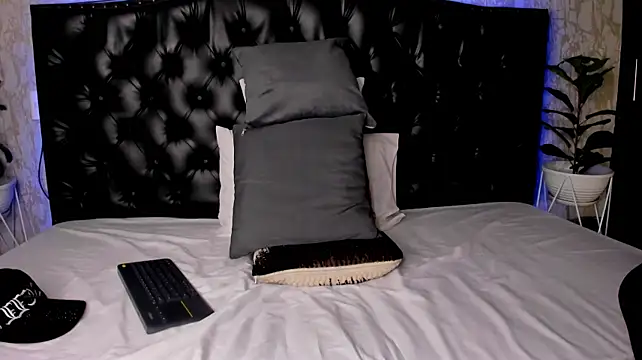 MaxCruz_n Live XXX chat
