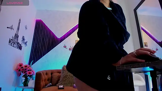 Chat +18 de Mia_Dreaam ao vivo