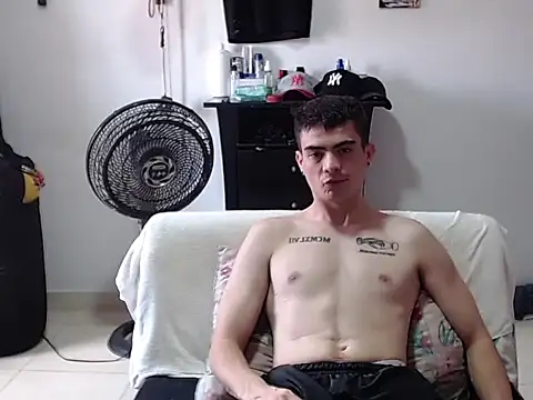 Zac_Efront Adlı Modelin Canlı XXX Sohbeti