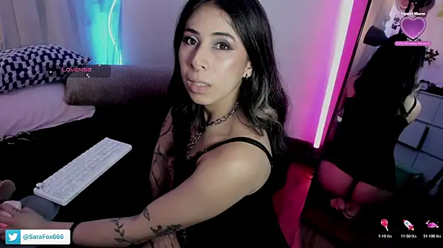 Sara_Foxx1 লাইভ XXX চ্যাট