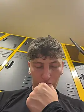 ARON_LUXX XXX чат на живо