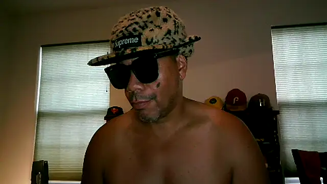 pimpdaddy4ever's Live XXX Chat