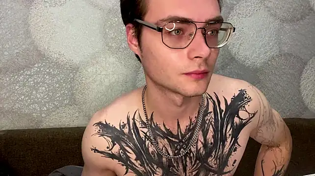 ErnestTarlet Adlı Modelin Canlı XXX Sohbeti