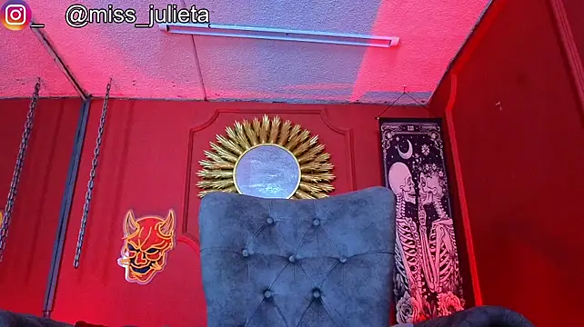 Julieta_Russell 现场XXX聊天