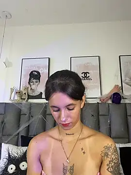 دردشة JuliaColemann الجنسية المباشرة