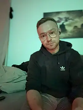 SoberingTadpole's Live XXX Chat
