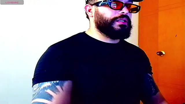 Онлайн чат XXX Vince_Reynolds