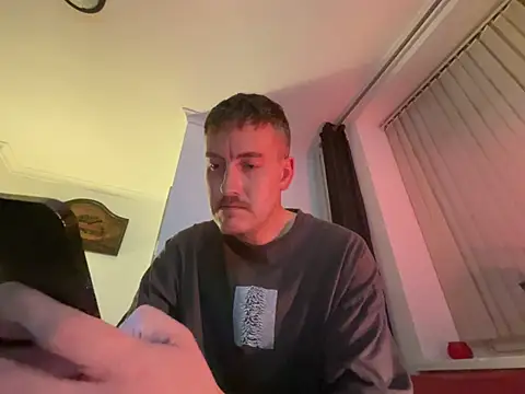 Joshy025's Live XXX Chat